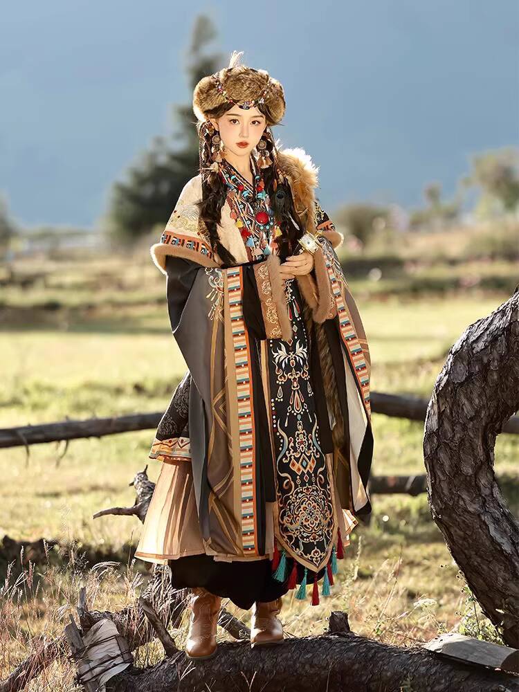 Ethnic Clothing & Online Fashion Store Khaadi Pk - Série de photographie de voyage Robe